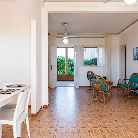 Al Mare Apartment